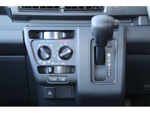 ハイゼットカーゴ ＤＸ　届出済未使用車・衝突被害軽減ブレーキシステム・カロッツェリア　ディスプレイオーディオ・バックカメラ・オートライト・アイドリングストップ・ヘッドライトレベライザー・保証書・取扱説明書（7枚目）