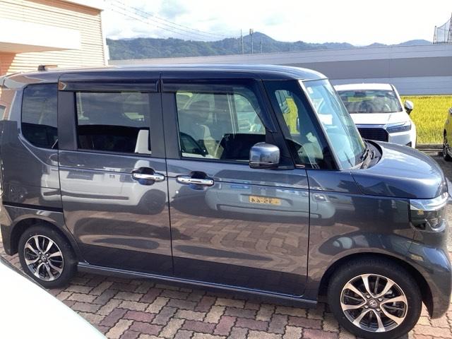 Ｎ－ＢＯＸカスタム ベースグレード　純正ナビ　ＥＴＣ　フロントドラレコ　地デジ　元デモカー左パワースライドドア　フロントシートヒーター　オートリトラミラー純正１４インチアルミホイル（4枚目）
