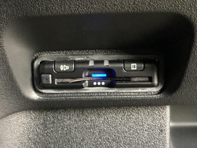 N-BOXカスタム ベースグレード 純正ナビ ETC 両側電動スライドドア フロントシートヒーターオートリトラミラー 純正14インチアルミホイル シートバックテーブルプッシュスタート 元デモカー(19枚目)