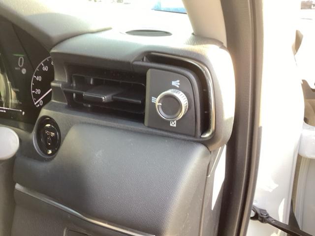 ヴェゼル e:HEVZ 純正コネクトナビ ETC パワーテールゲート プッシュスタート本革巻きステアリング 純正18インチアルミホイル 元デモカー(17枚目)