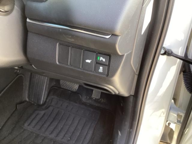 ヴェゼル e:HEVZ 純正コネクトナビ ETC パワーテールゲート プッシュスタート本革巻きステアリング 純正18インチアルミホイル 元デモカー(18枚目)