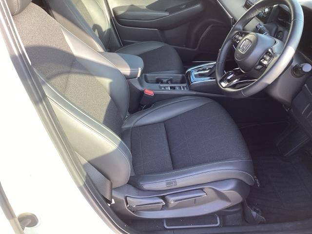 ヴェゼル e:HEVZ 純正コネクトナビ ETC パワーテールゲート プッシュスタート本革巻きステアリング 純正18インチアルミホイル 元デモカー(23枚目)