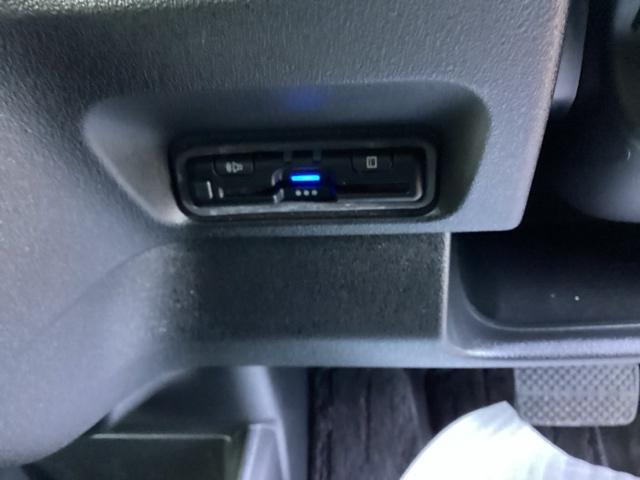 N-BOXカスタム コーディネートスタイル 純正ナビ ETC フロントドラレコ 両側電動スライドドア本革巻きステアリング フロントシートヒーター シートバックテーブルオートリトラミラー 純正14インチアルミホイル ツートンカラー(13枚目)