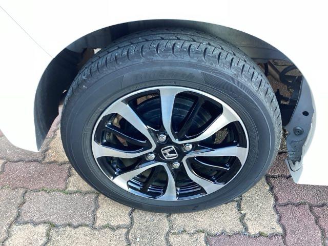 N-BOXカスタム コーディネートスタイル 純正ナビ ETC フロントドラレコ 両側電動スライドドア本革巻きステアリング フロントシートヒーター シートバックテーブルオートリトラミラー 純正14インチアルミホイル ツートンカラー(23枚目)