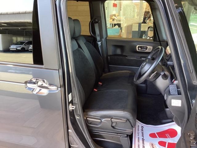N-BOXカスタム ターボ 純正ナビ ETC フロントドラレコ リヤ席モニター 両側電動スライドドア 本革巻きステアリング パドルシフト フロントシートヒーターシートバックテーブル オートリトラミラー タバコ臭有(22枚目)