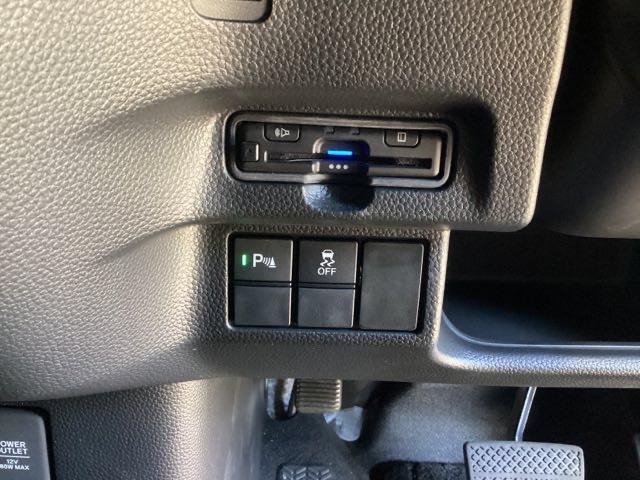 Ｎ－ＢＯＸカスタム Ｌ　純正ナビ　ＥＴＣ　フロントドラレコ　サイドエアバッグ＋カーテンエアバッグ　フロントシートヒーター　シートバックテーブル　プラズマクラスター技術搭載フルオートエアコン　純正１４インチアルミホイル（19枚目）