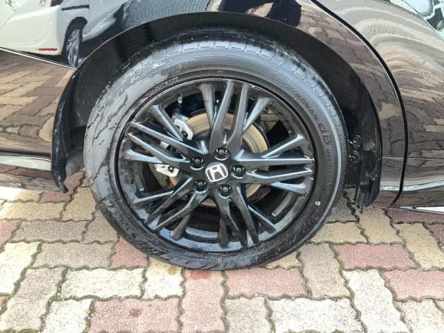 オデッセイハイブリッド e:HEVアブソルート・EXブラックエディション 純正ナビ ETC 1列目・2列目パワーシート+シートヒーターハンズフリーパワーテールゲート 本革シート 純正18インチアルミホイル(19枚目)