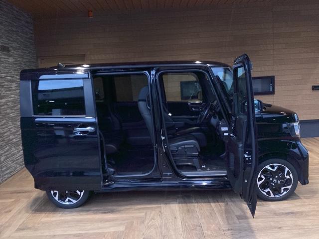 Ｎ－ＢＯＸカスタム Ｇ・ＥＸターボホンダセンシング　純正ナビ　地デジ　ミュージックラック　ＥＴＣ　フロントドラレコサイドエアバッグ＋カーテンエアバッグ　両側電動スライドドア助手席スーパースライドシート　フロントシートヒーター（5枚目）