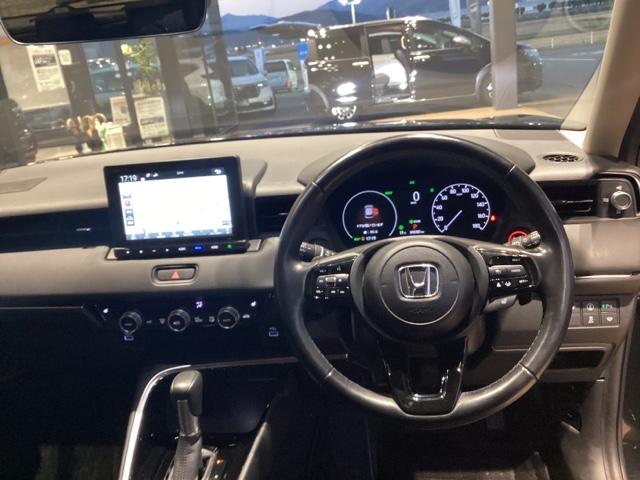 ヴェゼル ｅ：ＨＥＶＺ　純正ナビ　ＥＴＣ　前後ドラレコ　地デジ　フロントシートヒーター熱線入りフロントウィンド―　ハンズフリーパワーテールゲートＬＥＤシーケンシャルターンシグナルランプ　１８インチアルミホイル（10枚目）