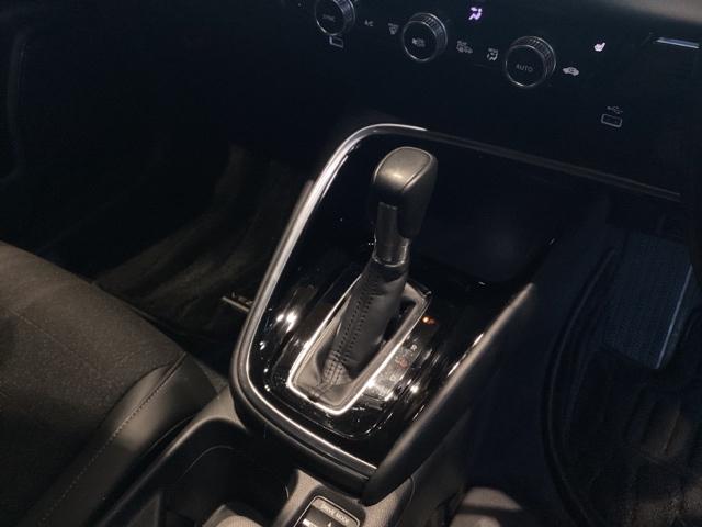 ヴェゼル ｅ：ＨＥＶＺ　純正ナビ　ＥＴＣ　前後ドラレコ　地デジ　フロントシートヒーター熱線入りフロントウィンド―　ハンズフリーパワーテールゲートＬＥＤシーケンシャルターンシグナルランプ　１８インチアルミホイル（14枚目）