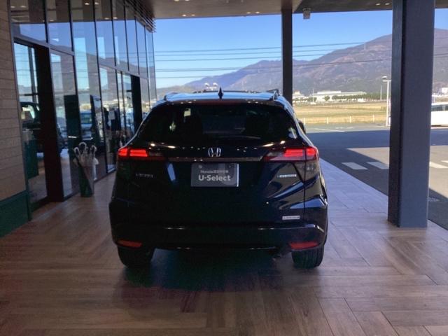 ヴェゼル ハイブリッドＺ・ホンダセンシング　純正ナビ　ＥＴＣ　サイドエアバッグ＋カーテンエアバッグＬＥＤヘッドライト　ＬＥＤフォグライト　ルーフレールフロントシートヒーター　熱線入りフロントウィンドー（3枚目）