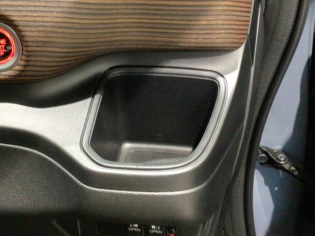 フリード＋ クロスターブラックスタイル　デモカーＵＰ・ＬＥＤ・フルセグ・メモリナビ・純正ドラレコ・純正ＡＷ・ＥＴＣ（35枚目）