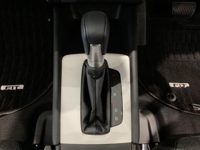 フィット ｅ：ＨＥＶホーム　デモカーＵＰ・ＬＥＤ・フルセグ・ＤＶＤ・ホンダＣＯＮＮＥＣＴ・ＥＴＣ（28枚目）