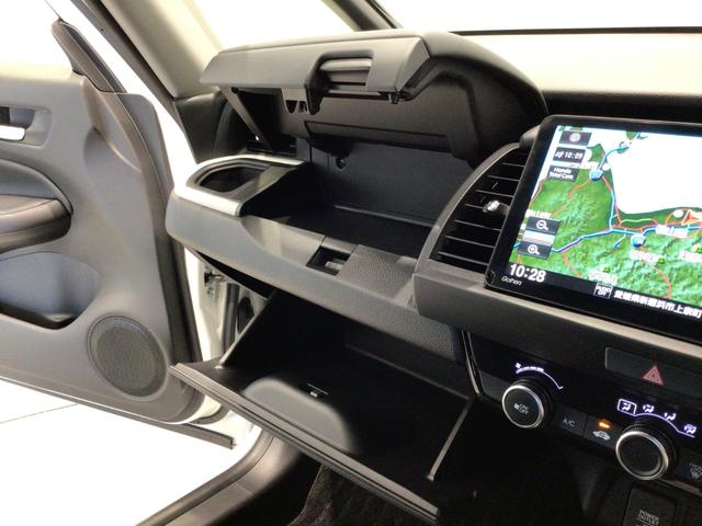 フィット ｅ：ＨＥＶホーム　デモカーＵＰ・ＬＥＤ・フルセグ・ＤＶＤ・ホンダＣＯＮＮＥＣＴ・ＥＴＣ（35枚目）