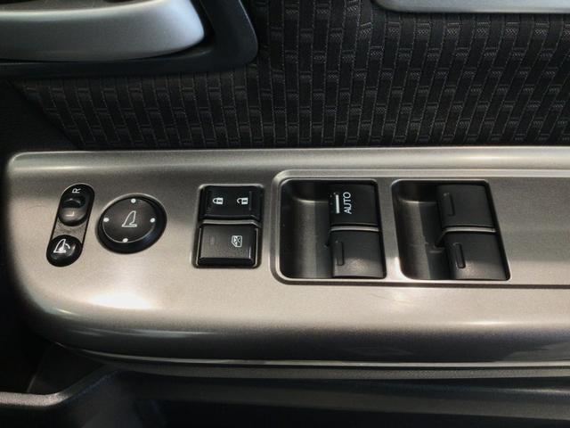 ステップワゴンスパーダ スパーダホンダセンシング　ＬＥＤ・フルセグ・メモリナビ・ＤＶＤ・ＣＤ・バックカメラ・純正ＡＷ・ＥＴＣ（29枚目）