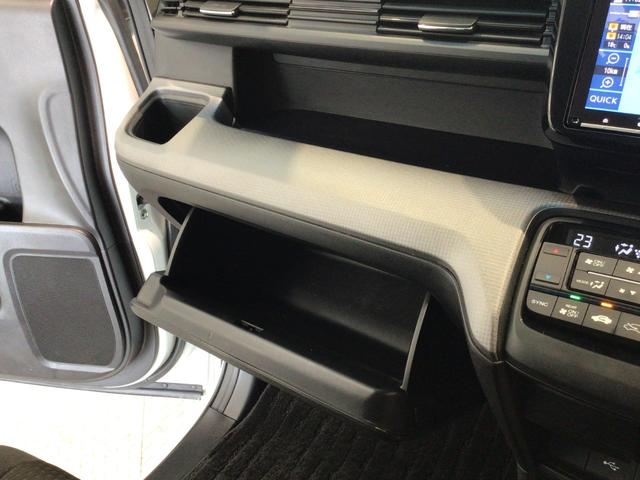 ステップワゴンスパーダ スパーダホンダセンシング　ＬＥＤ・フルセグ・メモリナビ・ＤＶＤ・ＣＤ・バックカメラ・純正ＡＷ・ＥＴＣ（34枚目）