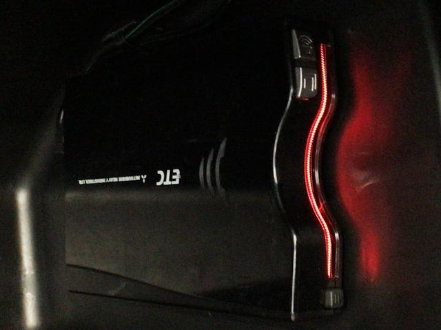 ステップワゴンスパーダ Ｚクールスピリット　ＨＩＤ・フルセグ・メモリナビ・ＤＶＤ・リア席モニター・純正ＡＷ・ＥＴＣ（9枚目）