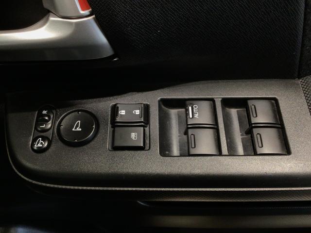 ステップワゴンスパーダ Ｚクールスピリット　ＨＩＤ・フルセグ・メモリナビ・ＤＶＤ・リア席モニター・純正ＡＷ・ＥＴＣ（27枚目）