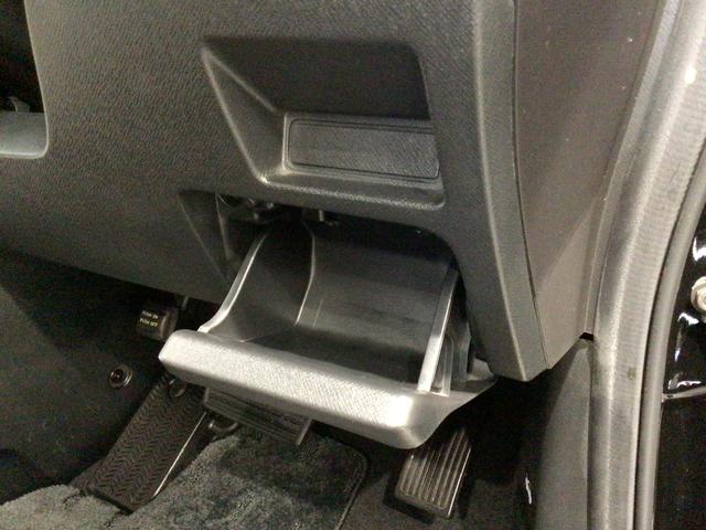 ステップワゴンスパーダ Ｚクールスピリット　ＨＩＤ・フルセグ・メモリナビ・ＤＶＤ・リア席モニター・純正ＡＷ・ＥＴＣ（36枚目）