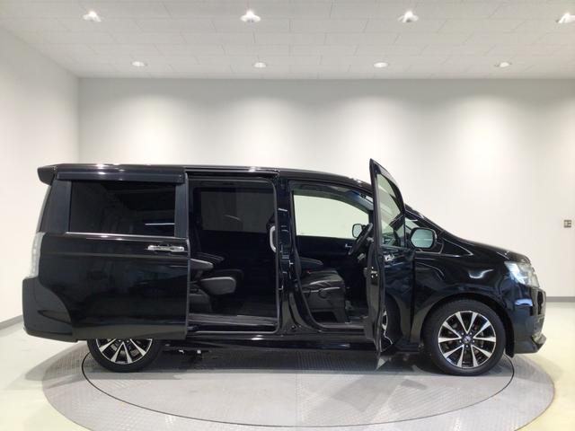 ステップワゴンスパーダ Ｚクールスピリット　ＨＩＤ・フルセグ・メモリナビ・ＤＶＤ・リア席モニター・純正ＡＷ・ＥＴＣ（42枚目）