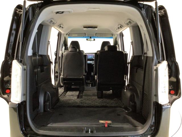 ステップワゴンスパーダ Ｚクールスピリット　ＨＩＤ・フルセグ・メモリナビ・ＤＶＤ・リア席モニター・純正ＡＷ・ＥＴＣ（44枚目）