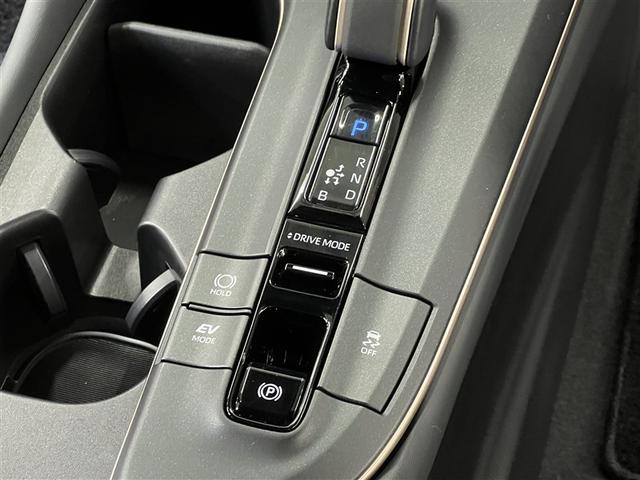 クラウンクロスオーバー Ｇアドバンスド　横滑防止装置　ＬＥＤヘッドランプ　バックモニター　ブラインドスポットモニター　パノラミックビューモニター　Ｔ－Ｃｏｎｎｅｃｔナビ　フルセグ　メディアプレイヤー接続　パワーシート　純正アルミ（25枚目）