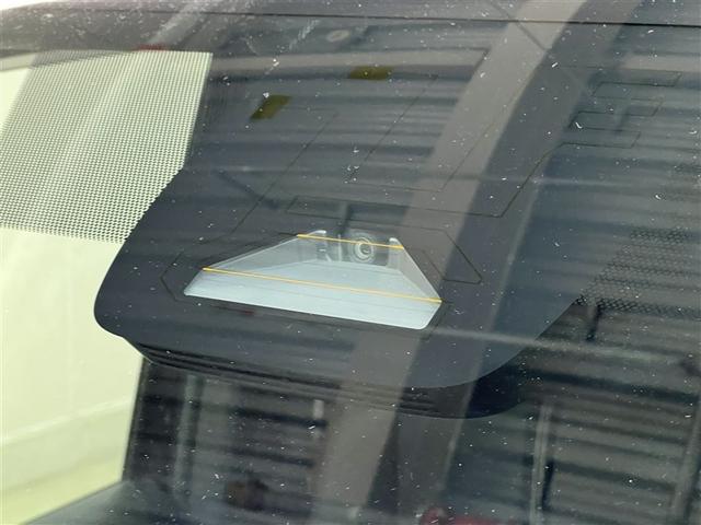 ノア ハイブリッドＳ－Ｚ　ＬＥＤヘッドランプ　バックモニター　ドライブレコーダー　Ｔ－Ｃｏｎｎｅｃｔナビ　フルセグ　ＤＶＤ再生装置　ＣＤ再生装置　メディアプレイヤー接続　後席モニター　リアスポイラー　３列シート　純正アルミ（7枚目）