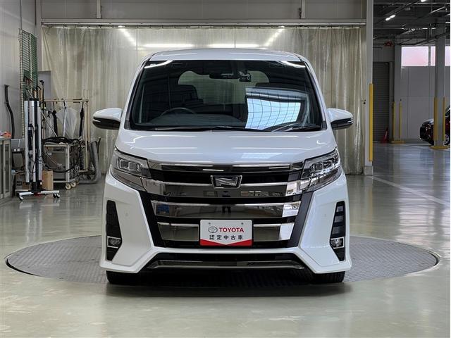 ノア Ｓｉ　ダブルバイビーＩＩ　ＬＥＤヘッドランプ　バックモニター　ドライブレコーダー　Ｔ－Ｃｏｎｎｅｃｔナビ　フルセグ　ＤＶＤ再生装置　ＣＤ再生装置　３列シート　純正アルミ　スマートキ－　イモビライザー　クルーズコントロール（5枚目）