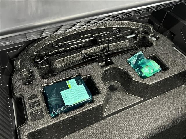 ハリアーハイブリッド Ｚ　ＬＥＤヘッドランプ　バックモニター　ブラインドスポットモニター　パノラミックビューモニター　ドライブレコーダー　Ｔ－Ｃｏｎｎｅｃｔナビ　フルセグ　メディアプレイヤー接続　パワーシート　純正アルミ（19枚目）