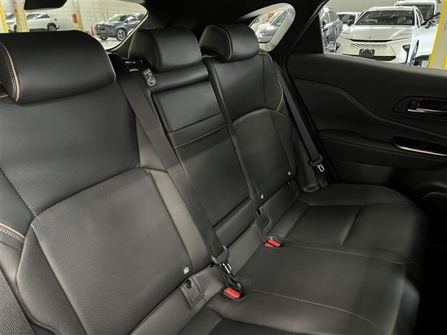 クラウンスポーツ Ｚ　ＬＥＤヘッドランプ　バックモニター　ブラインドスポットモニター　パノラミックビューモニター　Ｔ－Ｃｏｎｎｅｃｔナビ　フルセグ　メディアプレイヤー接続　本革シート　パワーシート　純正アルミ　スマートキ－（15枚目）
