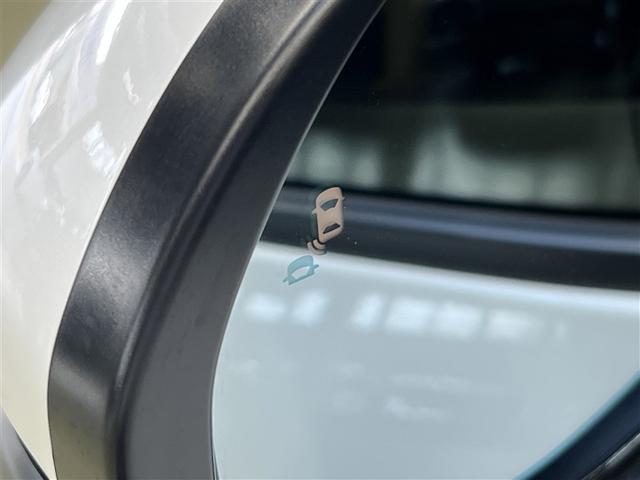 ステップワゴン ｅ：ＨＥＶスパーダ　ＬＥＤヘッドランプ　バックモニター　ブラインドスポットモニター　パノラミックビューモニター　フルセグ　ＤＶＤ再生装置　ＣＤ再生装置　メディアプレイヤー接続　３列シート　純正アルミ　スマートキ－　ＥＴＣ（7枚目）