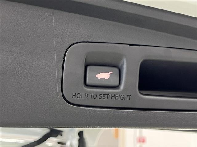 ステップワゴン ｅ：ＨＥＶスパーダ　ＬＥＤヘッドランプ　バックモニター　ブラインドスポットモニター　パノラミックビューモニター　フルセグ　ＤＶＤ再生装置　ＣＤ再生装置　メディアプレイヤー接続　３列シート　純正アルミ　スマートキ－　ＥＴＣ（17枚目）