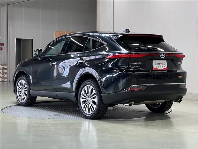 ハリアーハイブリッド Ｚ　レザーパッケージ　バックモニター　全周囲カメラ　ドライブレコーダー　Ｔ－Ｃｏｎｎｅｃｔナビ　フルセグ　メディアプレイヤー接続　本革シート　パワーシート　純正アルミホイール　スマートキ－　イモビライザー　ＥＴＣ　ＬＥＤ（3枚目）