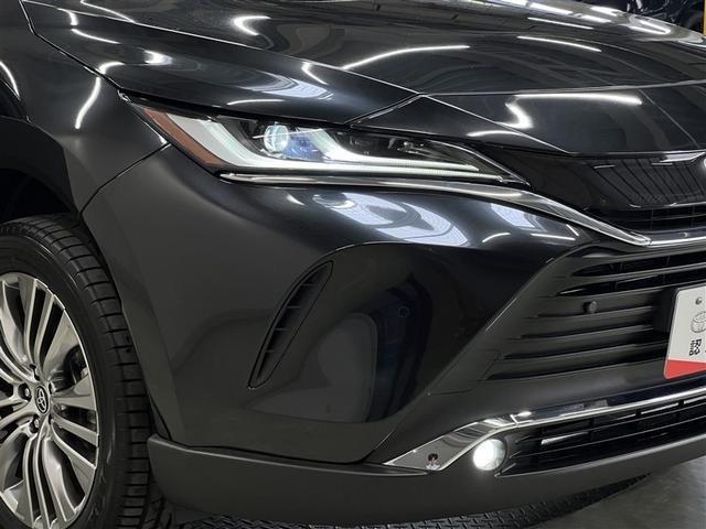 ハリアーハイブリッド Ｚ　レザーパッケージ　バックモニター　全周囲カメラ　ドライブレコーダー　Ｔ－Ｃｏｎｎｅｃｔナビ　フルセグ　メディアプレイヤー接続　本革シート　パワーシート　純正アルミホイール　スマートキ－　イモビライザー　ＥＴＣ　ＬＥＤ（6枚目）