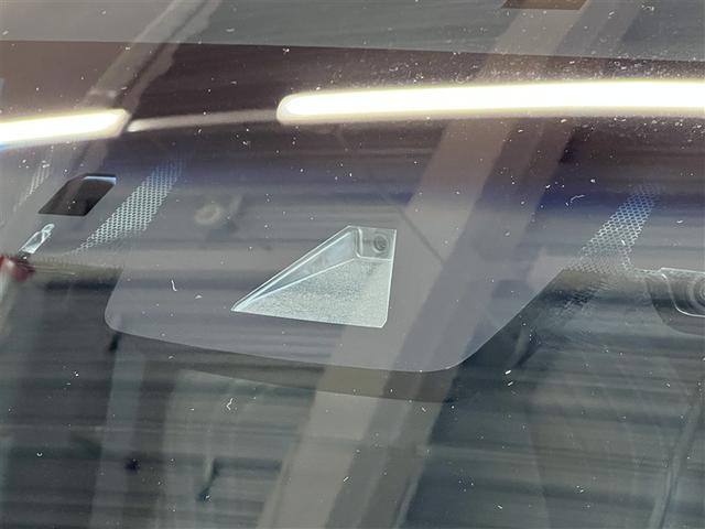 ハリアーハイブリッド Ｚ　レザーパッケージ　バックモニター　全周囲カメラ　ドライブレコーダー　Ｔ－Ｃｏｎｎｅｃｔナビ　フルセグ　メディアプレイヤー接続　本革シート　パワーシート　純正アルミホイール　スマートキ－　イモビライザー　ＥＴＣ　ＬＥＤ（7枚目）