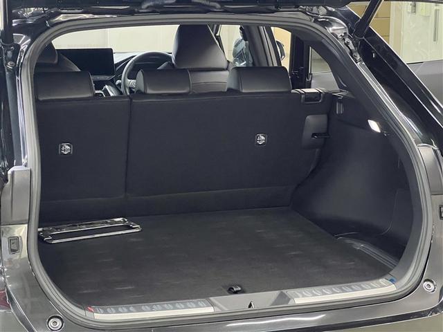 ハリアーハイブリッド Ｚ　レザーパッケージ　バックモニター　全周囲カメラ　ドライブレコーダー　Ｔ－Ｃｏｎｎｅｃｔナビ　フルセグ　メディアプレイヤー接続　本革シート　パワーシート　純正アルミホイール　スマートキ－　イモビライザー　ＥＴＣ　ＬＥＤ（17枚目）