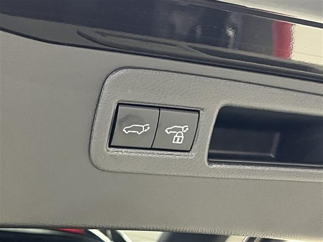 ハリアーハイブリッド Ｚ　レザーパッケージ　バックモニター　全周囲カメラ　ドライブレコーダー　Ｔ－Ｃｏｎｎｅｃｔナビ　フルセグ　メディアプレイヤー接続　本革シート　パワーシート　純正アルミホイール　スマートキ－　イモビライザー　ＥＴＣ　ＬＥＤ（19枚目）