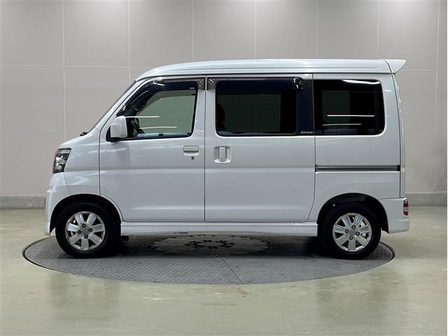 アトレーワゴン カスタムターボRS ブラックエディション HIDヘッドランプ CD再生装置 リアスポイラー 純正アルミ フルフラット ベンチシート キーレスエントリー ETC デュアルエアバッグ ABS マニュアルエアコン パワステ パワーウィンドウ(2枚目)