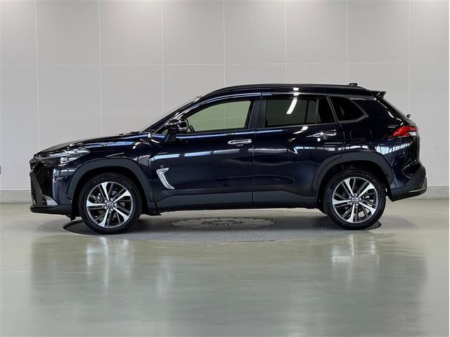 カローラクロス ハイブリッド　Ｚ　ＬＥＤヘッドランプ　バックモニター　ブラインドスポットモニター　パノラミックビューモニター　ドライブレコーダー　Ｔ－Ｃｏｎｎｅｃｔナビ　フルセグ　本革シート　パワーシート　純正アルミ　スマートキ－（2枚目）