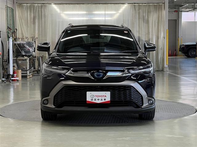 カローラクロス ハイブリッド　Ｚ　ＬＥＤヘッドランプ　バックモニター　ブラインドスポットモニター　パノラミックビューモニター　ドライブレコーダー　Ｔ－Ｃｏｎｎｅｃｔナビ　フルセグ　本革シート　パワーシート　純正アルミ　スマートキ－（5枚目）