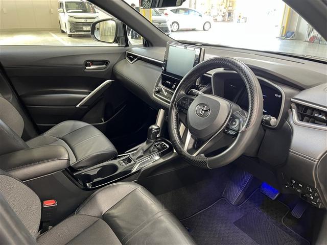 カローラクロス ハイブリッド　Ｚ　ＬＥＤヘッドランプ　バックモニター　ブラインドスポットモニター　パノラミックビューモニター　ドライブレコーダー　Ｔ－Ｃｏｎｎｅｃｔナビ　フルセグ　本革シート　パワーシート　純正アルミ　スマートキ－（11枚目）