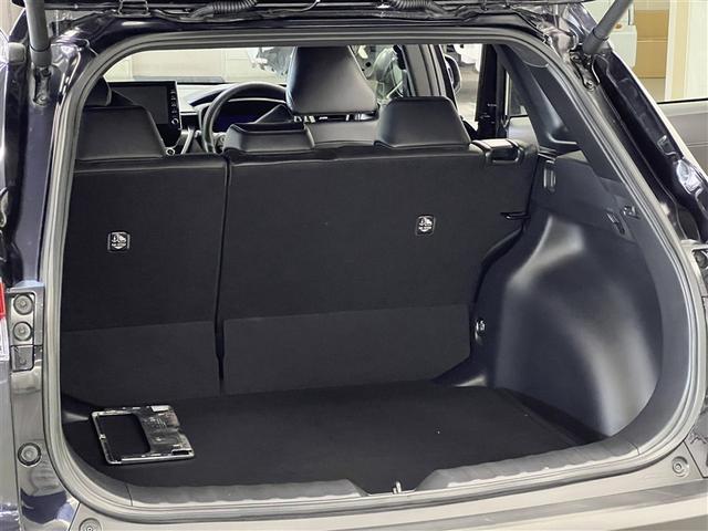 カローラクロス ハイブリッド　Ｚ　ＬＥＤヘッドランプ　バックモニター　ブラインドスポットモニター　パノラミックビューモニター　ドライブレコーダー　Ｔ－Ｃｏｎｎｅｃｔナビ　フルセグ　本革シート　パワーシート　純正アルミ　スマートキ－（17枚目）