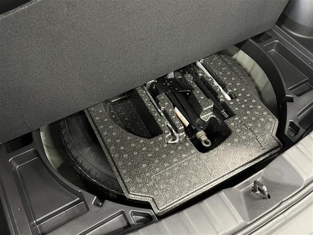 カローラクロス ハイブリッド　Ｚ　ＬＥＤヘッドランプ　バックモニター　ブラインドスポットモニター　パノラミックビューモニター　ドライブレコーダー　Ｔ－Ｃｏｎｎｅｃｔナビ　フルセグ　本革シート　パワーシート　純正アルミ　スマートキ－（20枚目）