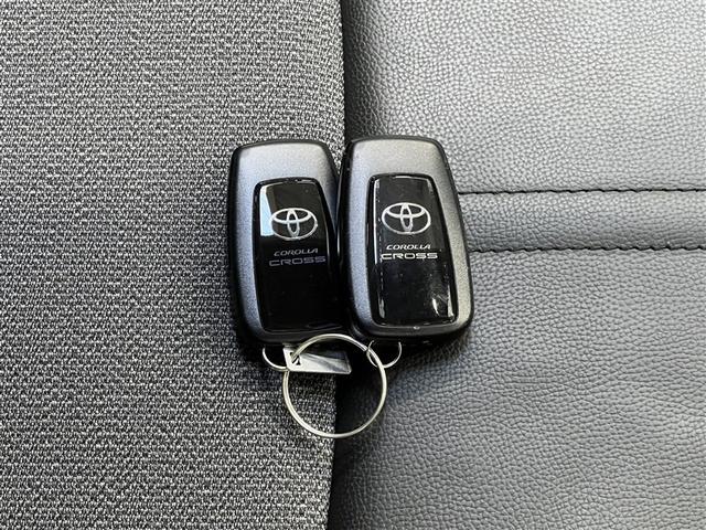 カローラクロス ハイブリッド　Ｚ　ＬＥＤヘッドランプ　バックモニター　ブラインドスポットモニター　パノラミックビューモニター　ドライブレコーダー　Ｔ－Ｃｏｎｎｅｃｔナビ　フルセグ　本革シート　パワーシート　純正アルミ　スマートキ－（32枚目）