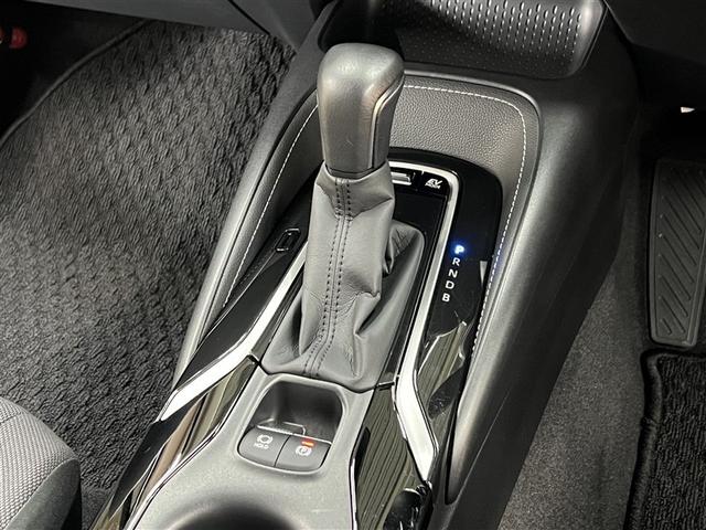 カローラ ハイブリッド　Ｓ　衝突被害軽減ブレーキ　ペダル踏み間違い急発進抑制装置　車線逸脱警報　デュアル＋サイドエアバッグ　横滑防止装置　バックモニター　先進ライト　ＬＥＤヘッドランプ　純正アルミホイール　イモビライザー　ＥＴＣ（24枚目）