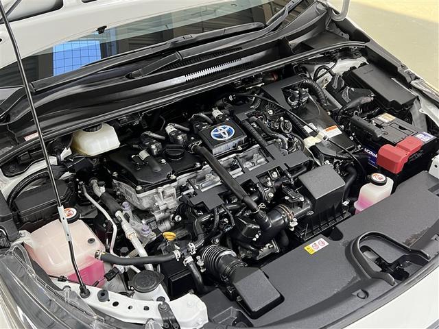 カローラ ハイブリッド　Ｓ　衝突被害軽減ブレーキ　ペダル踏み間違い急発進抑制装置　車線逸脱警報　デュアル＋サイドエアバッグ　横滑防止装置　バックモニター　先進ライト　ＬＥＤヘッドランプ　純正アルミホイール　イモビライザー　ＥＴＣ（29枚目）