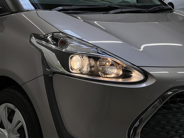 シエンタ X クルマイスタイプ1 Pツキ 衝突被害軽減ブレーキ 車線逸脱警報 デュアルエアバッグ 先進ライト 横滑防止装置 バックモニター ドライブレコーダー カーナビ フルセグTV CD・DVD再生装置 ローダウン イモビライザー ETC(6枚目)