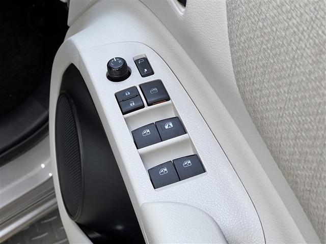 シエンタ X クルマイスタイプ1 Pツキ 衝突被害軽減ブレーキ 車線逸脱警報 デュアルエアバッグ 先進ライト 横滑防止装置 バックモニター ドライブレコーダー カーナビ フルセグTV CD・DVD再生装置 ローダウン イモビライザー ETC(25枚目)