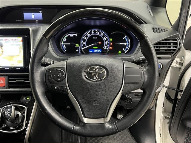 エスクァイア ハイブリッドＧｉ　Ｔ－Ｃｏｎｎｅｃｔナビ　ＥＴＣ　衝突被害軽減ブレーキ　ドライブレコーダー　先進ライト　ＬＥＤヘッドランプ　バックモニター　車線逸脱警報　両側電動スライドドア　クルーズコントロール　純正アルミホイール（17枚目）