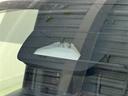 ノア ハイブリッドＳ－Ｚ　ＬＥＤヘッドランプ　バックモニター　ドライブレコーダー　Ｔ－Ｃｏｎｎｅｃｔナビ　フルセグ　ＤＶＤ再生装置　ＣＤ再生装置　メディアプレイヤー接続　後席モニター　リアスポイラー　３列シート　純正アルミ（7枚目）